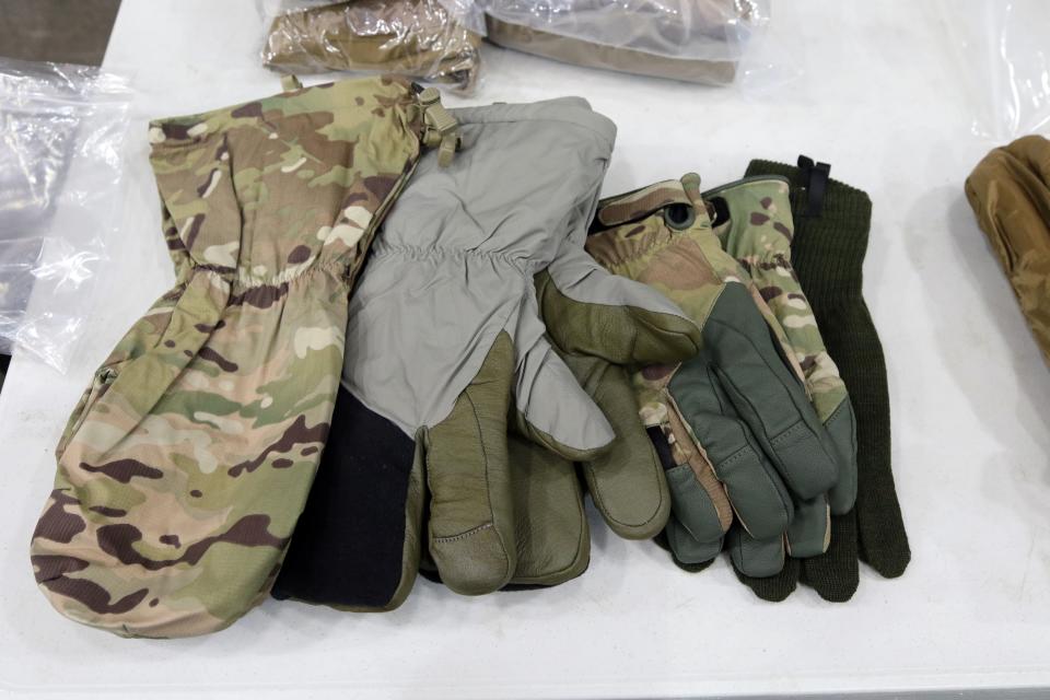 Six models of cold weather gloves were distributed to 10th Mountain Division soldiers, Jan. 23, 2020, on Fort Drum, New York. (Pfc. Anastasia Rakowsky/Army)