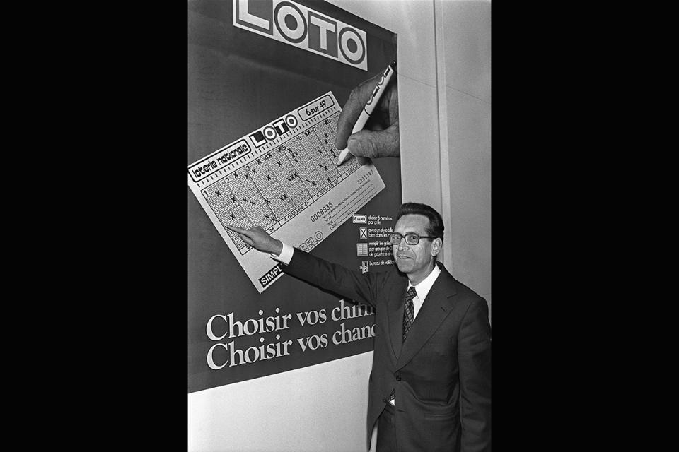 <p><b>Maurice Caradet</b> - Il avait lancé le Loto en France et fondé la Société de la loterie nationale et du Loto, ancêtre de la Française des jeux. Maurice Caradet est mort le lundi 4 janvier à l'âge de 85 ans. <br>En 1974, alors secrétaire général de la Loterie nationale française, il avait initié l'idée de lancer en France le jeu de Loto, déj�� existant dans une vingtaine de pays.<br>Officialisé par décret en 1975, le Loto se concrétise avec un premier tirage le 19 mai 1976. Avec son extension sur l'ensemble du territoire et des tirages retransmis à télévision, ce jeu deviendra progressivement un véritable phénomène de société.<br>Enarque de formation, Maurice Caradet a fondé et dirigé entre 1979 et 1983 la Société de la Loterie nationale et du Loto national (SLNLN), héritière de la Loterie nationale qui deviendra ensuite France Loto puis la Française des Jeux.</p>