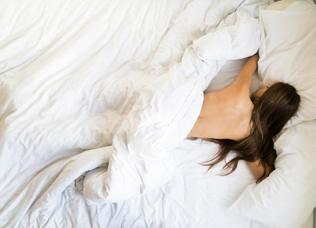 Stripping While Sleeping - 11 Surprising Benefits of Sleeping Naked (Hello, Better Skin)