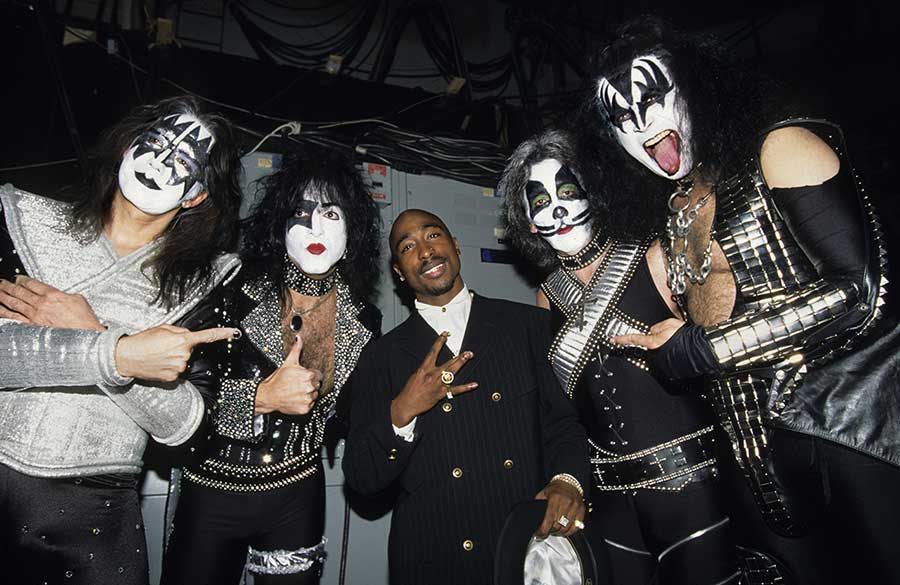 Kiss with Tupac Shakur at the MTV Awards