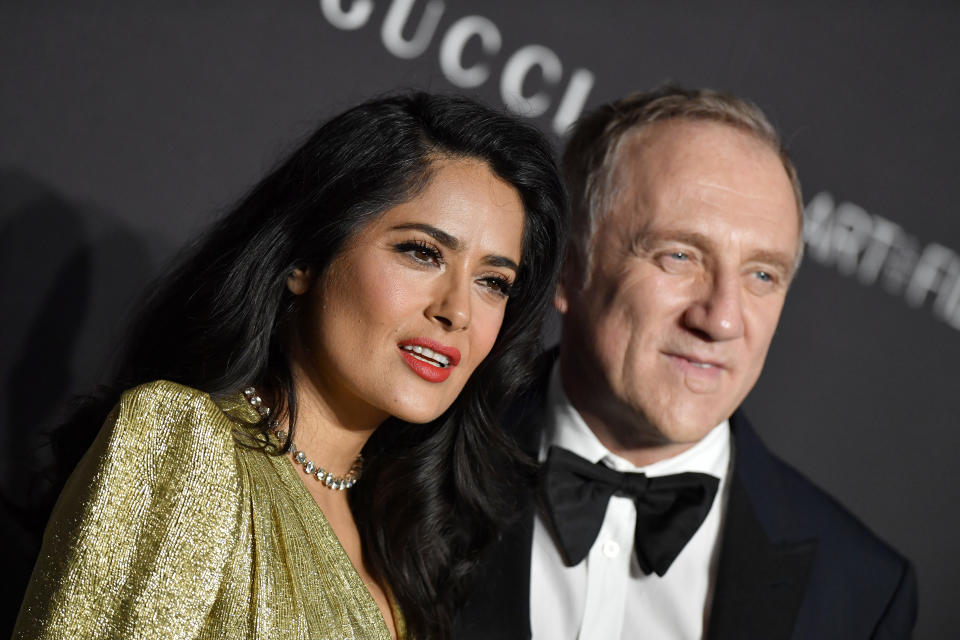 <p>Con este vestido dorado Salma Hayek, quien estuvo acompañada de su esposo, Francois-Henri Pinault, pareció toda una princesa. Getty Images </p>