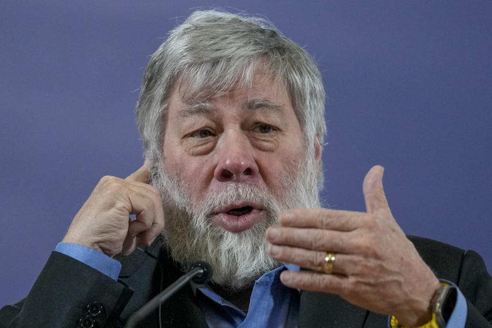 Apple co-founder Steve Wozniak speaks during a press conference after talks with Serbian President Aleksandar Vucic in Belgrade, Serbia, Wednesday, Dec. 6, 2023. Wozniak will receive a Serbian passport from the Balkan country's president after he was granted Balkan country's citizenship. (AP Photo/Darko Vojinovic)