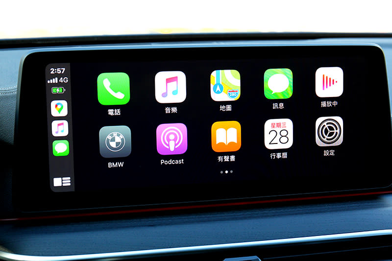 配備無線Android Auto/Apple CarPlay與iPhone手機數位鑰匙。