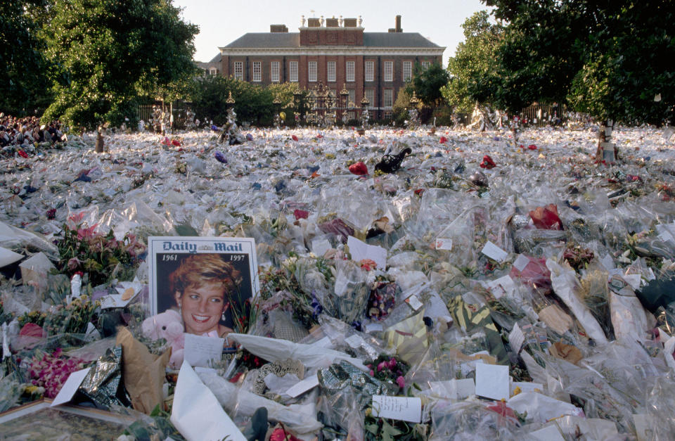 Floral tributes to Diana lie outside the gates of her London home, Sept. 1997.<span class="copyright">Liba Taylor—CORBIS/Corbis/Getty Images</span>