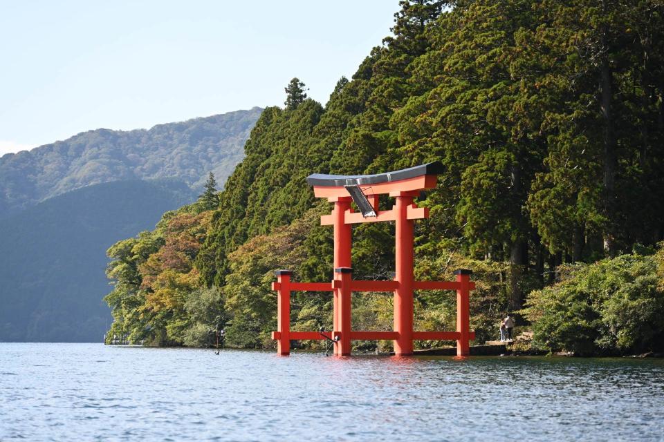 箱根神社「平和鳥居」。圖片來源：photoAC