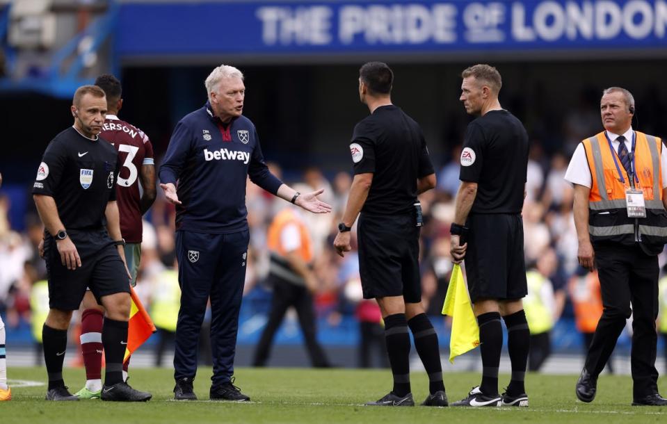 West Ham United manager David Moyes confronted referee Andy Madley at the end of his side’s defeat at Chelsea (Steven Paston/PA) (PA Wire)