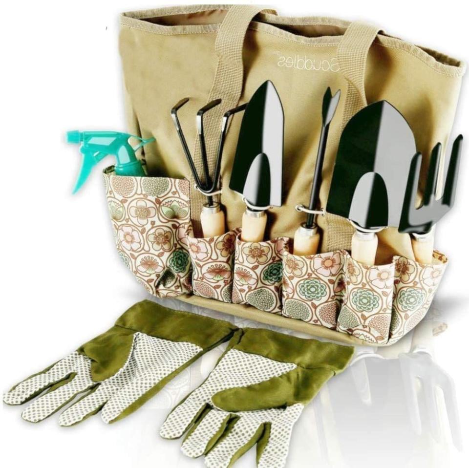 21) Gardening Tools Set