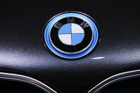 The BMW logo is seen during the 2016 New York International Auto Show in Manhattan, New York, March 24, 2016. REUTERS/Eduardo Munoz/File Photo