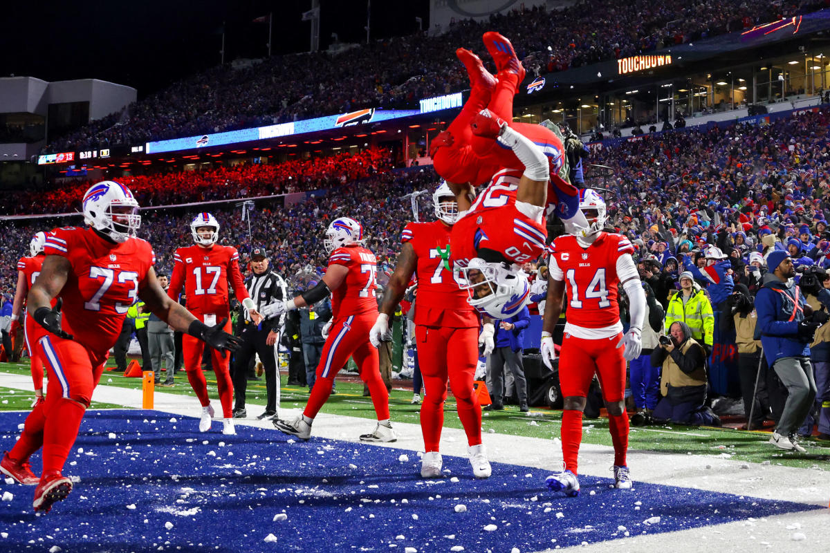 Buffalo Bills 32-29 Miami Dolphins: Tyler Bass field goal clinches fourth  straight AFC playoff spot for Bills, NFL News