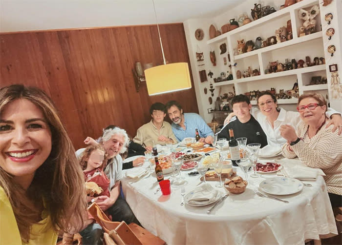 Nuria Roca con su familia en Navidad