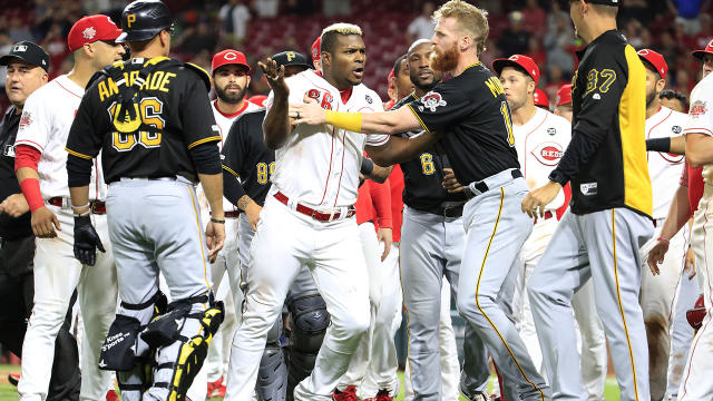 Pirates-Reds brawl: Puig's crazy last minutes with team