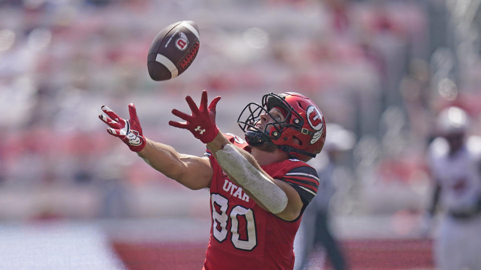 Utah tight end Brant Kuithe reaches for an overthrown pass during the first half of an NCAA college football game against Southern Utah, Saturday, Sept. 10, 2022, in Salt Lake City. (AP Photo/Rick Bowmer)