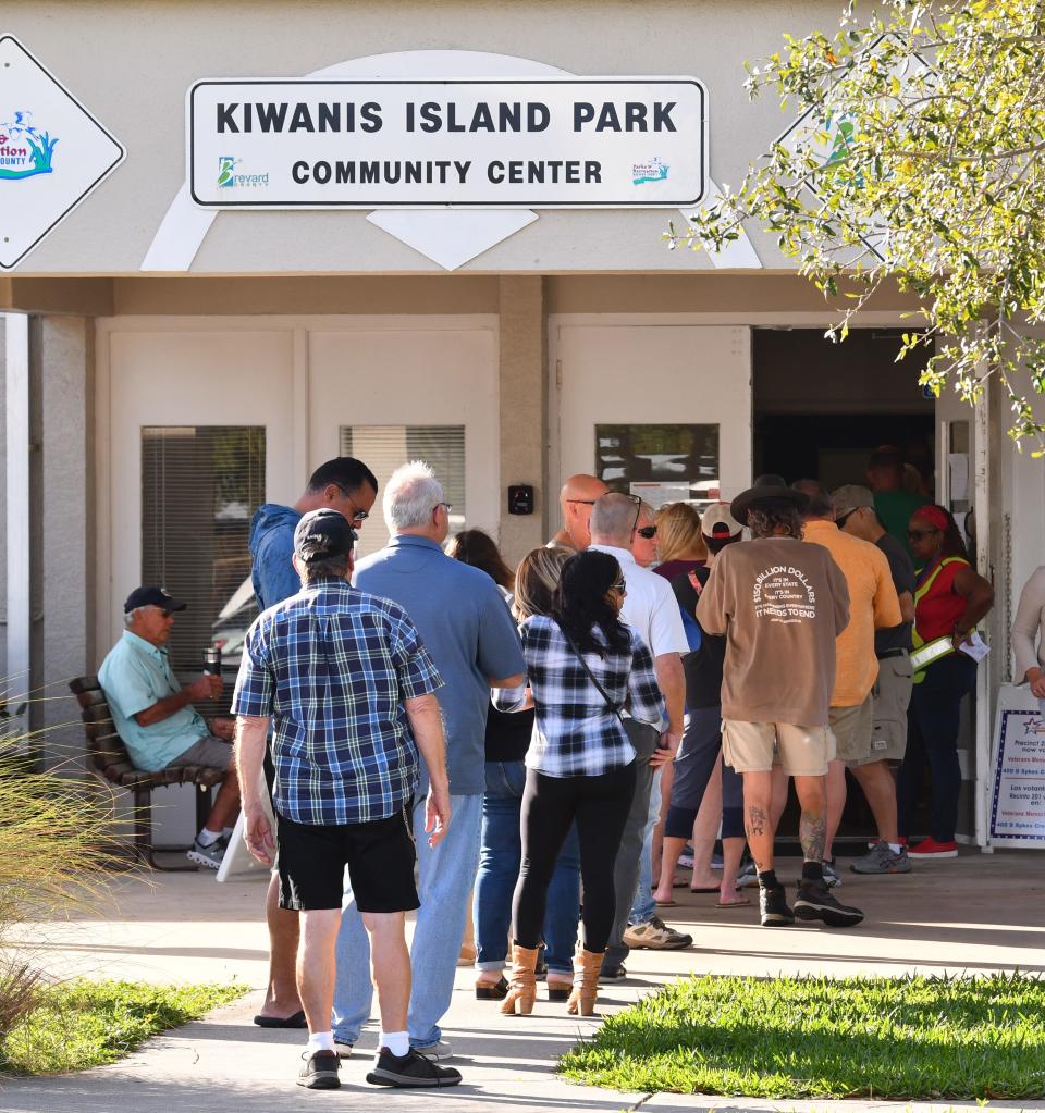 Voters In line to vote at Kiwanis Island. 