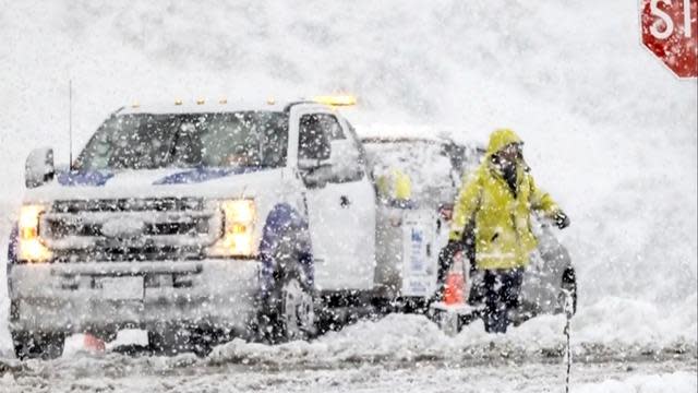 2 dead after shoveling heavy snow as winter storm batters Upstate New York