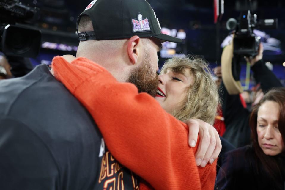 taylor swift and travis kelce