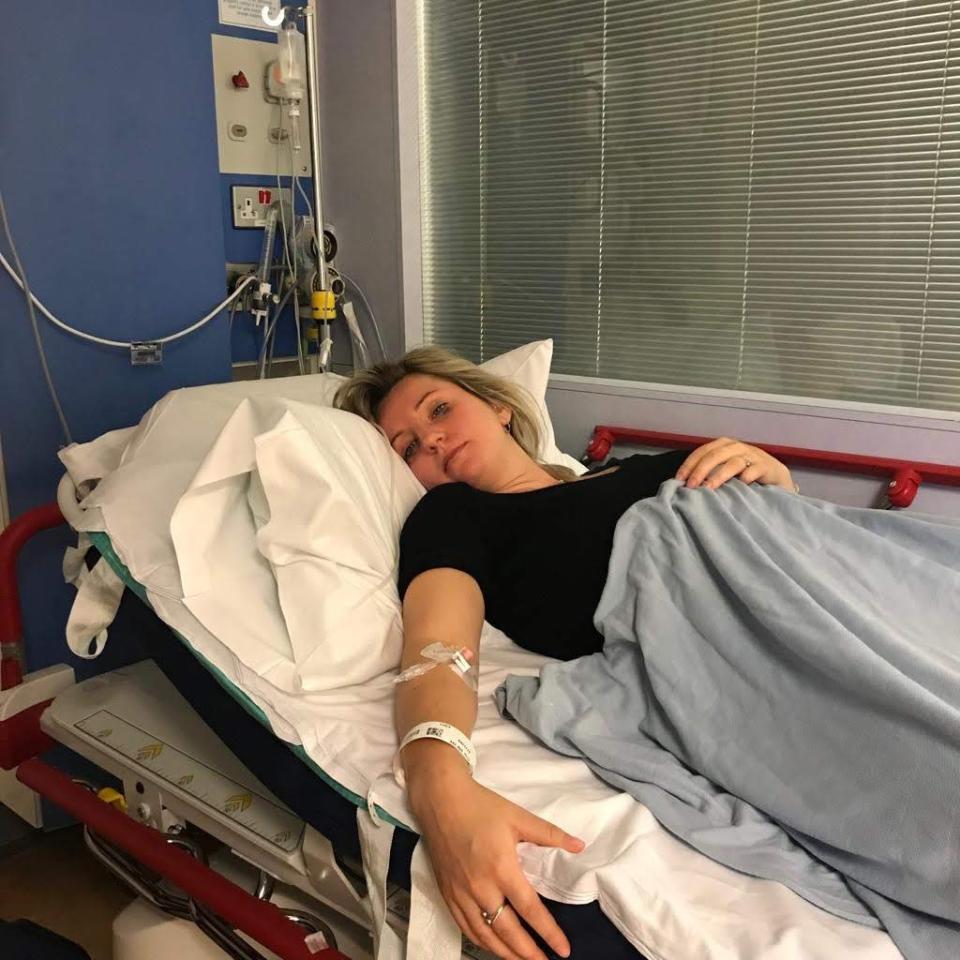 Lucy Pickett in A&E after collapsing due to pain caused by endometriosis. (Lucy Pickett)