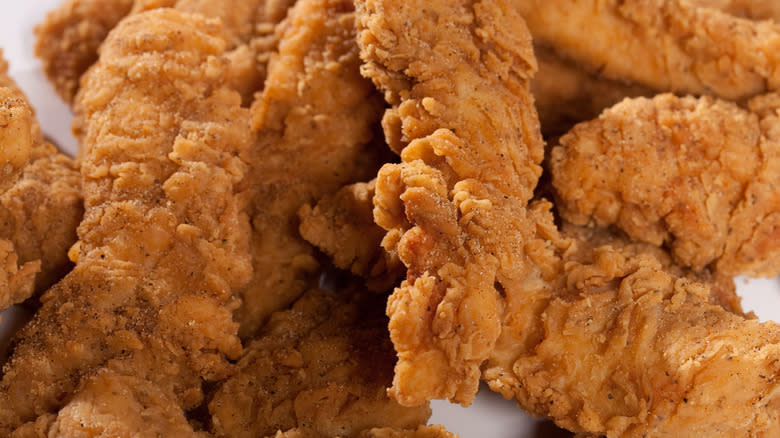 up close view of chicken tenders