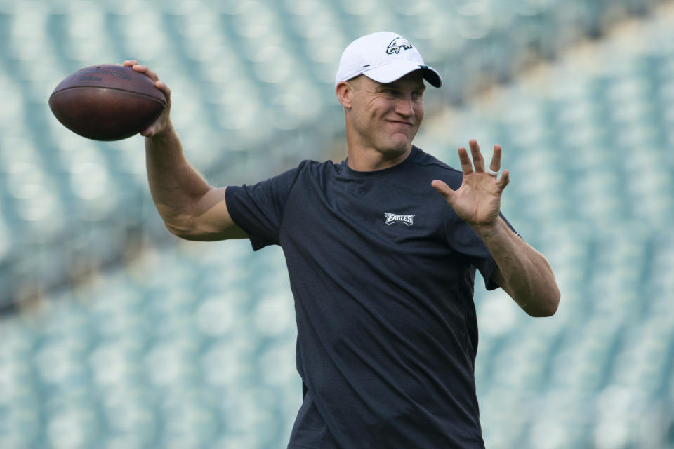 Josh McCown will still coach high school football while backing up Eagles QB Carson Wentz. (Photo by Mitchell Leff/Getty Images)