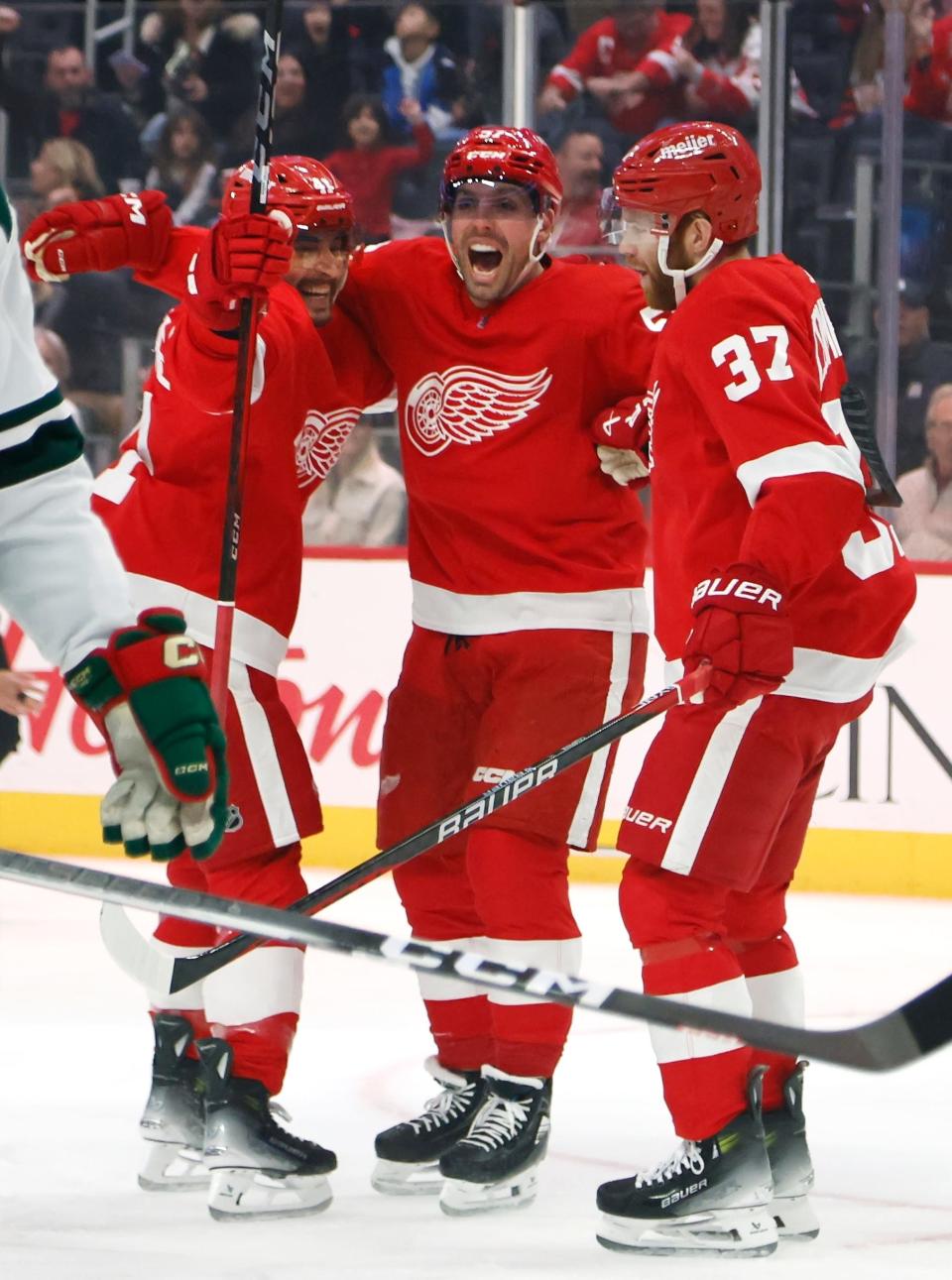 David Perron's 300th goal sends Detroit Red Wings past Minnesota, 4-1 ...