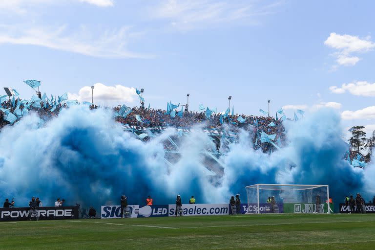 Los festejos de la hinchada de Belgrano de Córdoba tras el ascenso a la Liga Profesional 2023