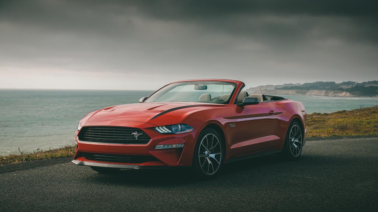 High Performance Package adds Mustang GT brakes, and GT Performance Package aerodynamics and suspension components to make it the highest-performing production four-cylinder Mustang ever.