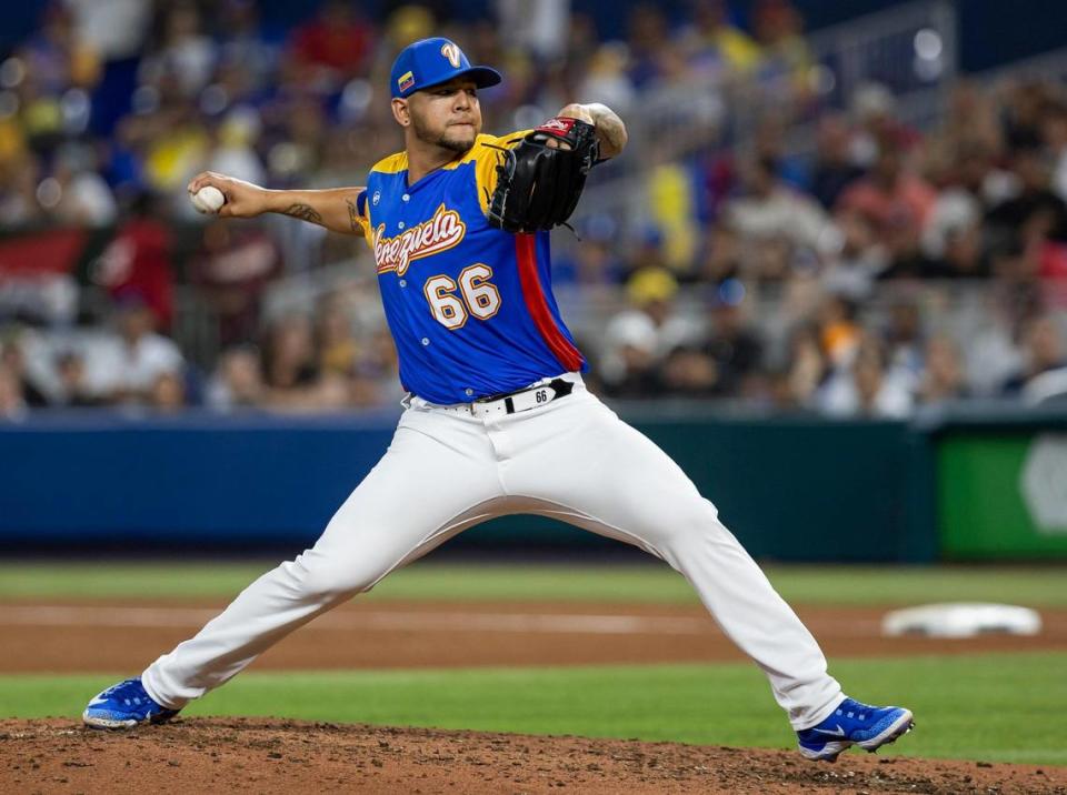 Venezuela outfielder David Peralta (6) pitches against Nicaragua during the fourth inning of a Pool D game at the World Baseball Classic at loanDepot Park on Tuesday, March 14, 2023, in Miami, Fla.