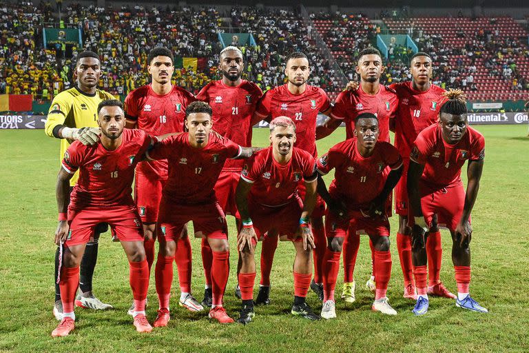 Jesús Owono, Saul Coco, Esteban Obiang, Pablo Comitre Ganet, José Machín, Dorian Hanza, Carlos Akapo, Josete Miranda, Iban Salvador Edu, Basilio Ndong y Federico Bikoro, los once titulares de Guinea Ecuatorial en el partido por octavos de final