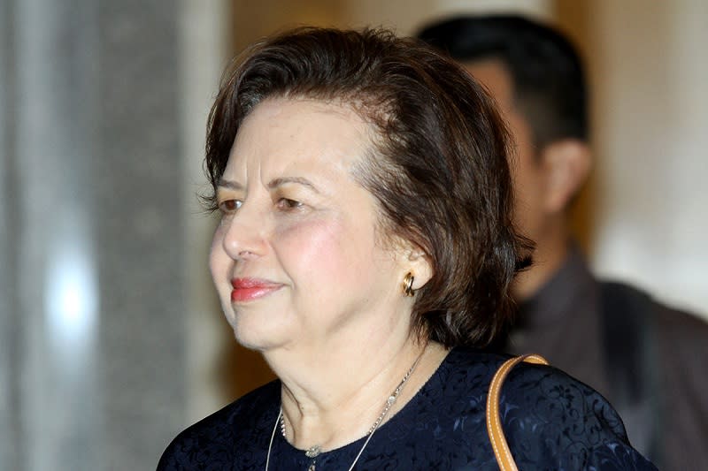 Former governor of Bank Negara Malaysia Tan Sri Zeti Akhtar Aziz (left) has not responded to allegations concerning a company owned by her husband and son. — Picture by Miera Zulyana