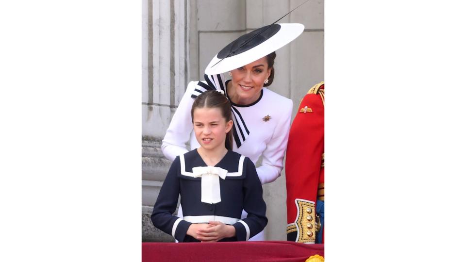 princess kate on balcony with princess charlotte