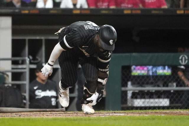 Moncada, Cueto lead White Sox past Astros 4-2