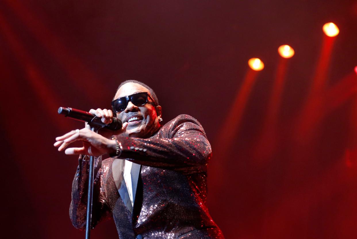 Charlie Wilson performs during the In It To Win It tour in 2017 at the Chesapeake Energy Arena.