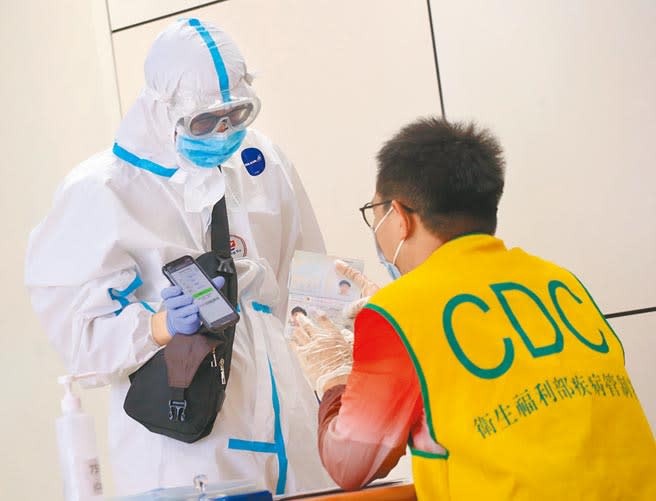 中央流行疫情指揮中心宣布，今起從菲國入境台灣的旅客，必須全面在機場採檢。（本報資料照片）