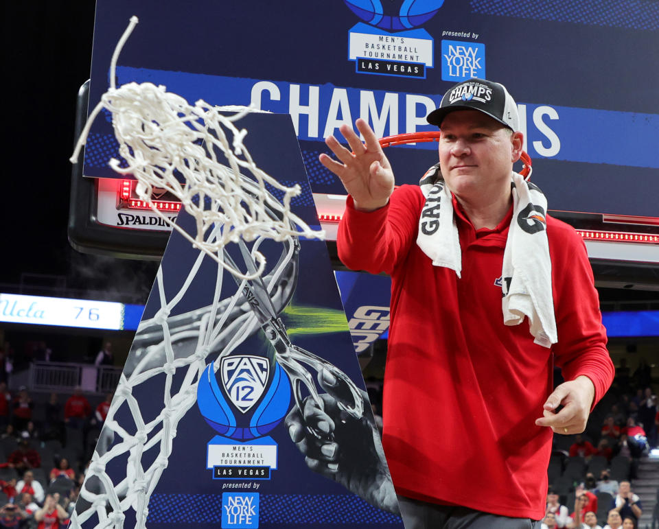 Tommy Lloyd will attempt to lead Arizona to another Pac-12 title this season