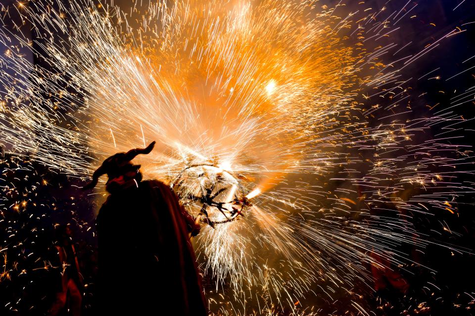 Pictures of the Week: Sparks fly