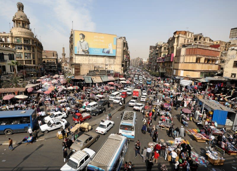 A general view of a street in downtown Cairo, Egypt March 9, 2017. Picture taken March 9, 2017. REUTERS/Mohamed Abd El Ghany - RTX30OAU