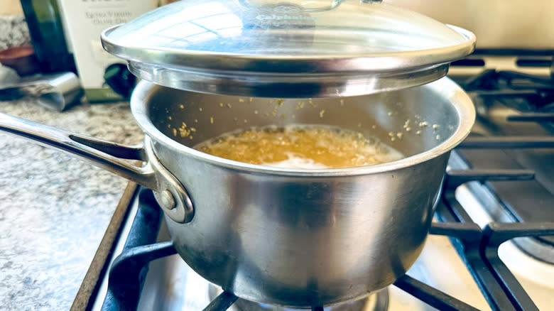 quinoa in pot