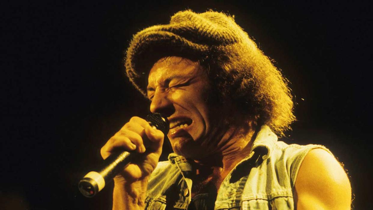  Brian Johnson on stage. 