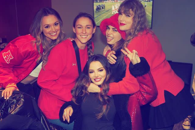Sarah King, Kylie Kelce, Keleigh Teller, Cara Delevingne and Taylor Swift pose together at the Chiefs-Ravens game