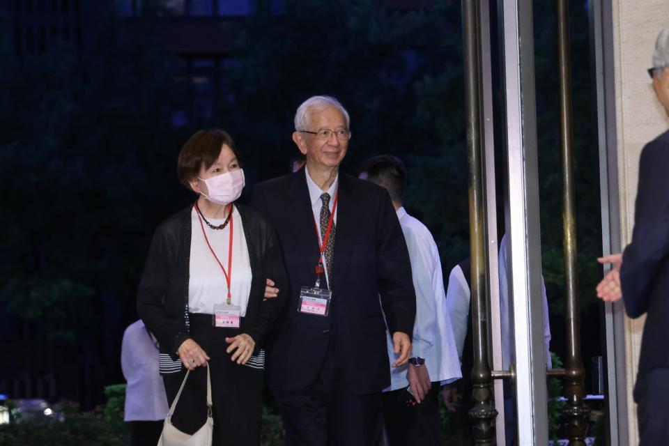 總統賴清德晚宴中研院院士，李遠哲與太太吳錦麗出席。陳品佑攝