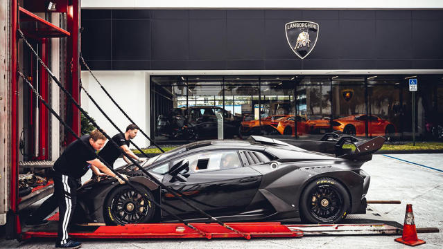 The First Lamborghini Huracán Super Trofeo EVO2 Just Arrived in