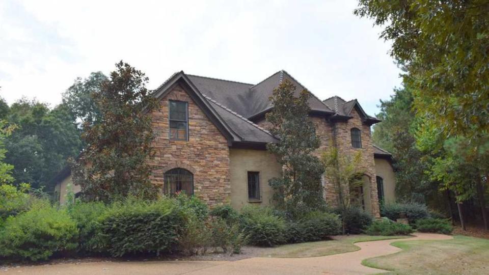 Former Ole Miss Coach Hugh Freeze Lists Oxford Home for $810,000