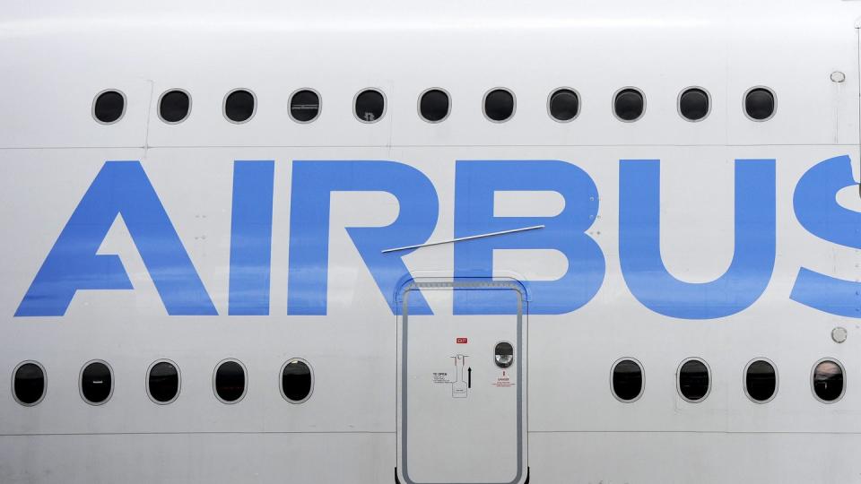 Weltweit will Airbus wegen der Coronakrise 15.000 Stellen streichen.