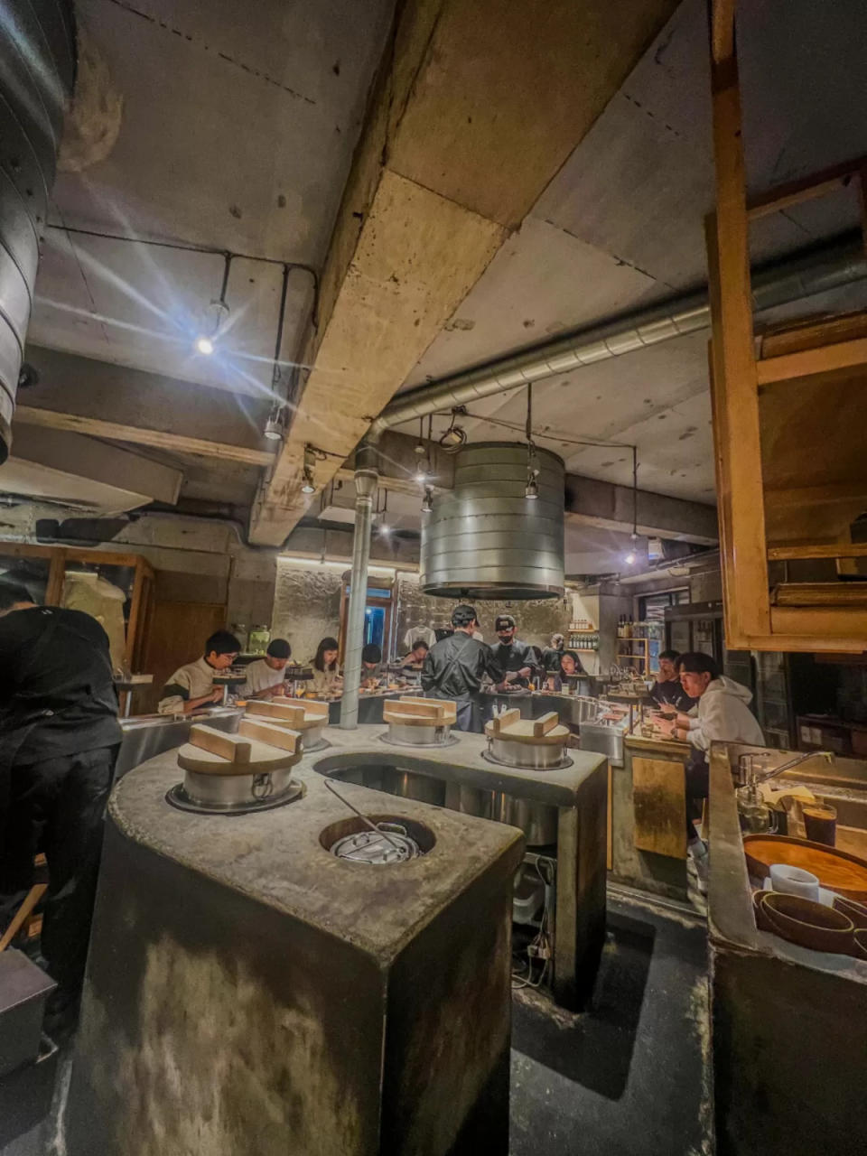 The interior of Hikiniku To Come in Shibuya