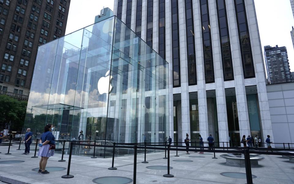 Apple store - TIMOTHY A. CLARY/AFP