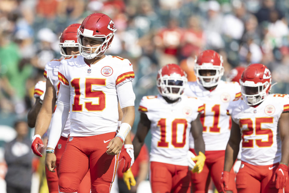 PHILADELPHIA, PA - OCTOBER 03: Patrick Mahomes #15, Tyreek Hill #10, Demarcus Robinson #11, and Clyde Edwards-Helaire #25 of the Kansas City Chiefs look on against the Philadelphia Eagles at Lincoln Financial Field on October 3, 2021 in Philadelphia, Pennsylvania. (Photo by Mitchell Leff/Getty Images)