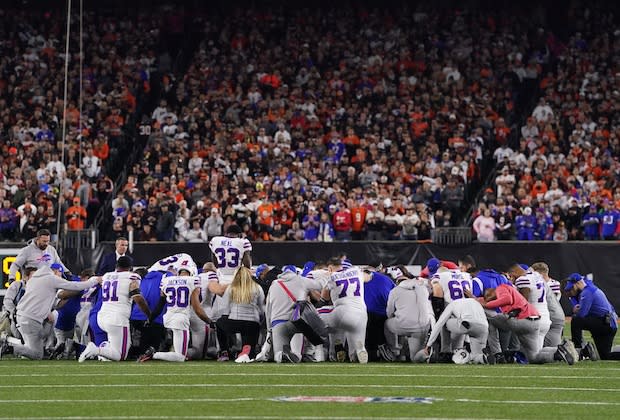 VIDEO] Buffalo Bills Pay Tribute to Damar Hamlin During Sunday's Game –  TVLine
