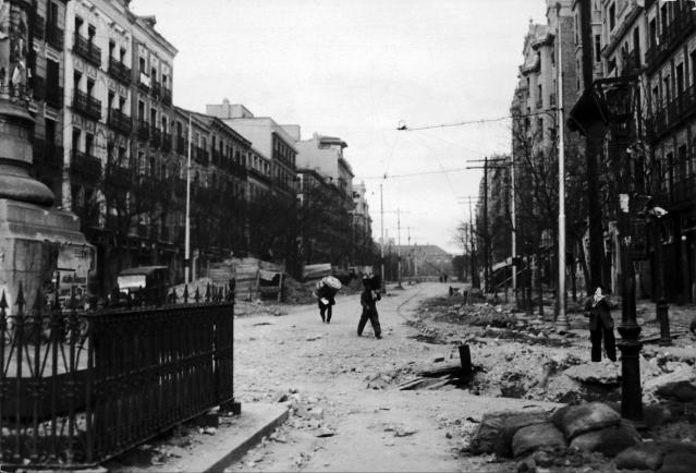 La revolución de la calle Serrano de madrid. ¿Tiene Zara tanto poder de  atracción?