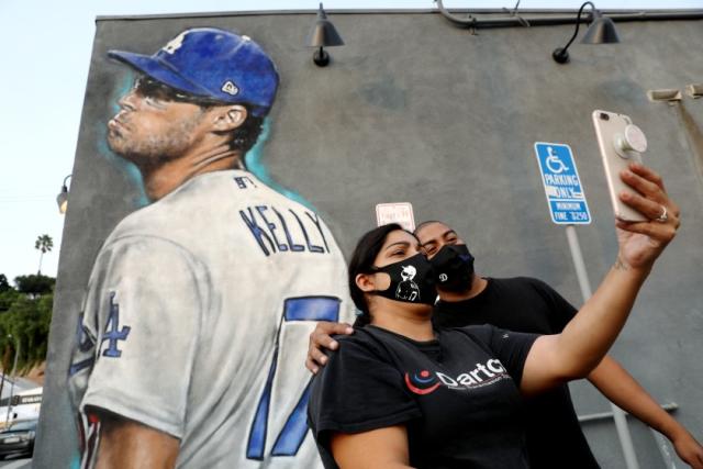 Dodgers News: Joe Kelly Visits Pouty Face Mural At Floyd's In Los Angeles