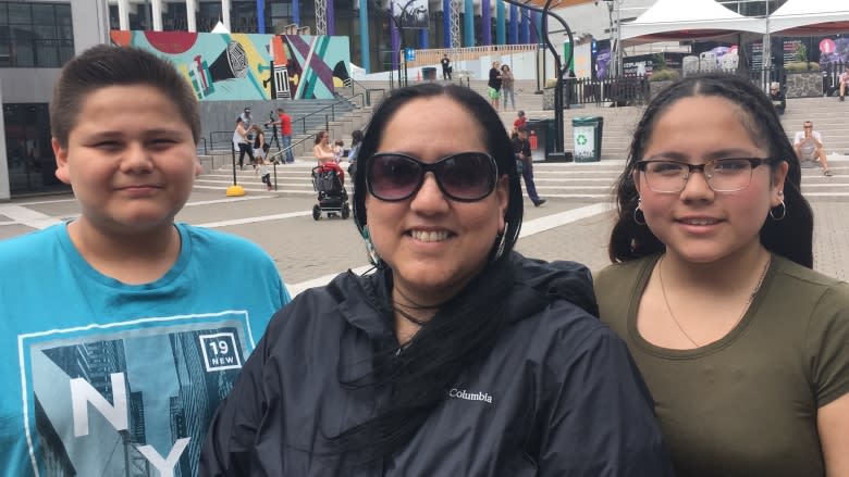 The sights, sounds and faces of National Aboriginal Day in Quebec