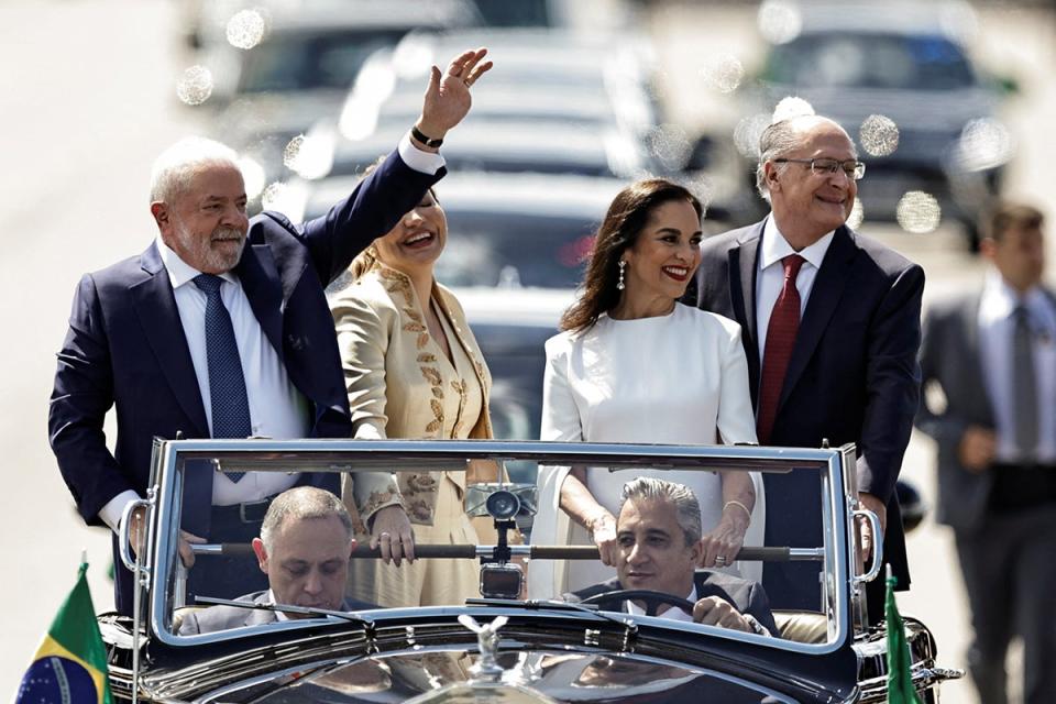 Lula rode in an open-top Rolls-Royce to the Planalto palace to don the presidential sash before a crowd of 30,000 supporters, while tens of thousands gathered to celebrate on Brasilia’s esplanade (REUTERS)